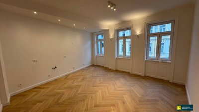 Altbau Prestige: Sanierter Erstbezug mit Balkon und hochwertiger Ausstattung.
