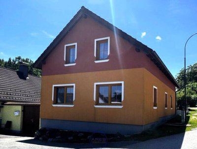 Gepflegtes 5-Zi-Einfamilienhaus in Schrems mit Garten, Terrasse und Carport!