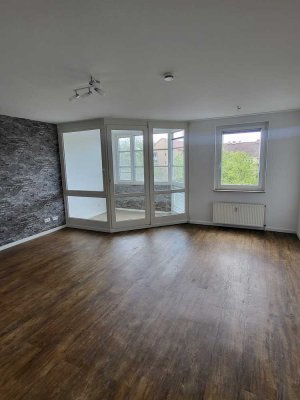 2-Zimmer-Wohnung mit Wintergarten, Einbauküche und Stellplatz in Braunschweig-City