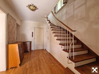 Zentral gelegen: Haus mit traumhaftem Grundstück!