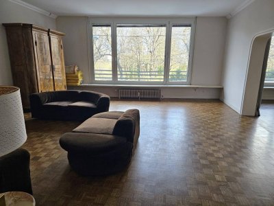 Repräsentative Balkonwohnung im Botschaftsviertel nahe Belvedere mit Grünblick, Gartenmitbenützung und Garagenplatz
