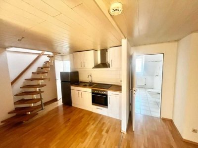 WOHNUNG MIT CHARME! DG Wohnung mit Einbauküche