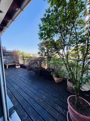 *Charmante Maisonette-Wohnung mit Kamin, Balkon & Dachterrasse – 2 Ebenen im schönen Stadtfeld Ost*