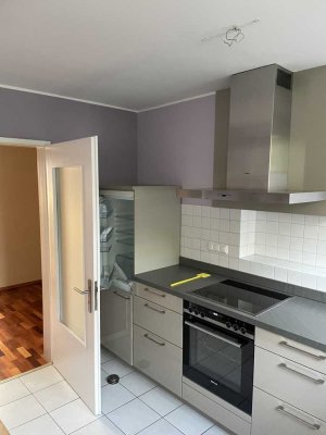 Attraktive 1,5-Zimmer-Dachgeschosswohnung mit Balkon und EBK in Aachen