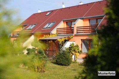 Ein Haus zum Ankommen - Reihenmittelhaus mit Wintergarten und Herz