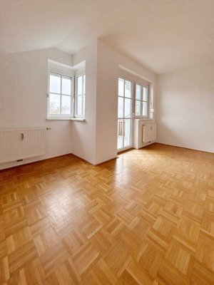 LEISTBARES WOHNEN - günstige Wohnung in Kirchberg mit Kinderzimmer ab SOFORT verfügbar!