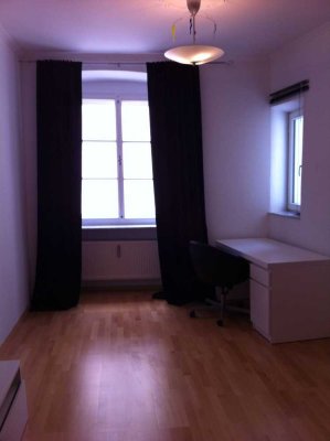 Wunderschönes, ruhiges,  1-Zimmer-Apartment in traumhafter Kulisse in der Altstadt/ Ortspitze!