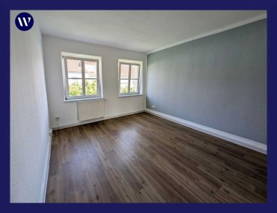 Klein + FEIN = Dein neues Zuhause!! Helle 2-Zimmer-Wohnung + renoviert + Tageslichtbad + Einbauküche