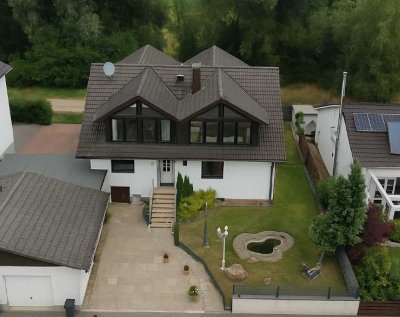 Großzügiges Mehrgenerationenhaus in traumhafter Feldrandlage zu verkaufen!