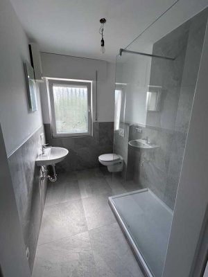 NEU: Moderne frisch renovierte 3-Zimmer-Wohnung mit Fernblick-Balkon