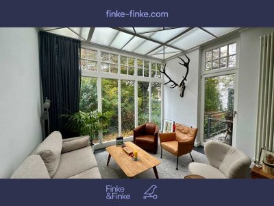 Außergewöhnlich stilvolle und hochwertige Maisonette-Wohnung mit Terrasse