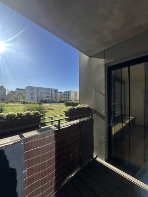 2 Zimmer*Erdgeschoss*Loggia*Einbauküche*in grüner Wohnanlage*TG-Stellplatz* Befristung max. 3 J.