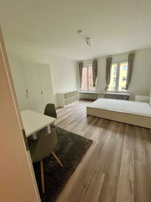 Pempelfort- Wohnung 1 Zimmer, Küche & Duschbad - saniert & möbliert