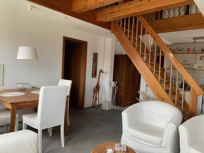 Geschmackvolle 2,5-Raum-Maisonette-Wohnung mit Einbauküche in Stuttgart