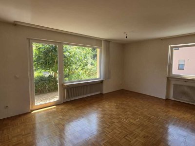 Freistehendes Einfamilienhaus mit großzügigem Außenbereich in Höchberg!