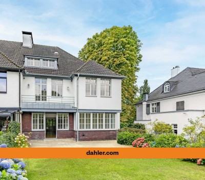 Altbauvilla in erster Rheinlage von Rodenkirchen