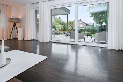 RESERVIERT! Auf traumhaftem Erbpachtgrundstück: Saniertes Einfamilienhaus mit Blick ins Grüne!