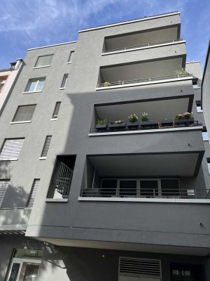 Großzügige, offene 2-Zimmerwohnung mit ruhigem Balkon in Innenstadtnähe!