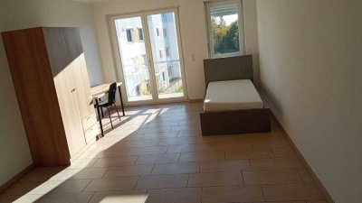 WG-Einzelzimmer möbliert groß im 2. Obergeschoss mittig