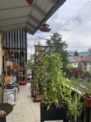 BEFRISTET! Ruhige und gepflegte 3-Zi.-Whg. mit großem Balkon und Gartenmitbenutzung