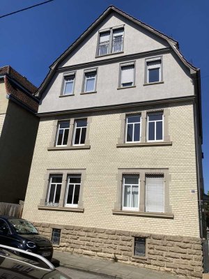 Komplettrenovierte helle 3 Zimmer Wohnung mit neuer Einbauküche und großem Balkon