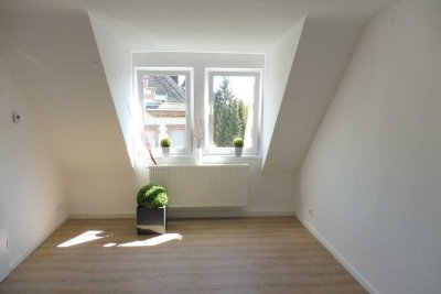 Schicke helle 2-Zimmer-DG-Wohnung in Hanau