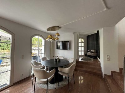 Stilvolle 2,5-Raum-Maisonette-Wohnung mit gehobener Innenausstattung mit EBK in Aichtal