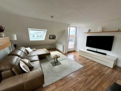 Attraktive 4-Zimmer-Dachgeschosswohnung mit gehobener Innenausstattung mit EBK