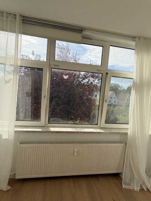 großzügige 3-Raumwohnung mit Einbauküche in beliebter Wohngegend