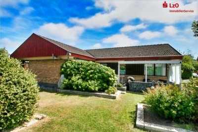 Gepflegter Winkelbungalow mit Garage und Wintergarten