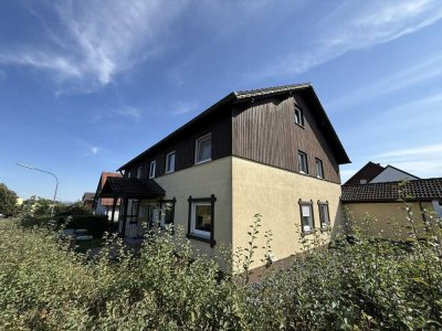 Moderne Eigentumswohnung mit Balkon und Stellplatz in ruhigen 4-Parteien-Haus!