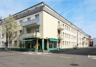 202606 Gemütlicher Wohnspaß mit begrüntem Innenhof in schöner Stadtwohnung in ruhiger Zentrallage