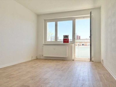 Sonnenseite des Lebens: 3 Zimmer-Wohnung mit Südbalkon in der obersten Etage in Rostock-Lütten Klein