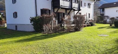 Aschau im Chiemgau:
Geräumige 3 Zimmer-Erdgeschosswohnung mit Hobbyraum in optimaler Wohnlage.