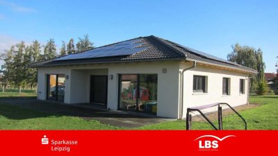 Wohnen im Grünen auf einer Ebene