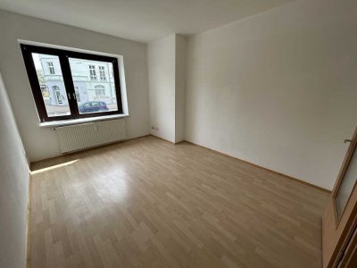 Helle und familienfreundliche 3-Zimmer-Wohnung im Erdgeschoss mit Balkon!
