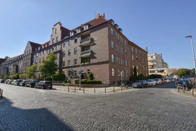 KUNZE: Provisionsfrei: bezugsfreier Altbautraum in ausgezeichneter Südstadt-Lage