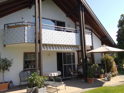 Geschmackvolle, vollst. renovierte 3-Zimmer-Dachgeschosswohnung mit geh. Innenausstattung mit EBK