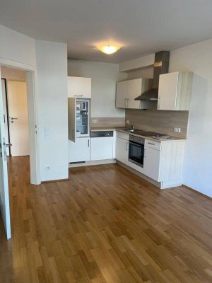 Entzückende Gartenwohnung in Uni- und Seenähe