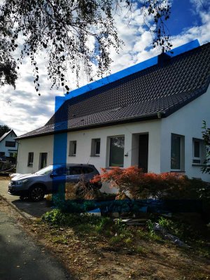 Neu sanierte Doppelhaushälfte mit Garten in Senne ab 01.06. zu vermieten