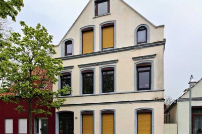 Charmantes Wohnhaus, 3 Wohnungen möglich, mit Nebengebäude und sonnigem, ruhigem Grundstück