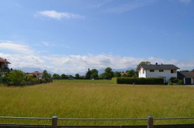 Moderne 3,5 Zimmer Maisonette Wohnung mit Bergblick, Terrasse und Garten, nur 5 Gehminuten vom See