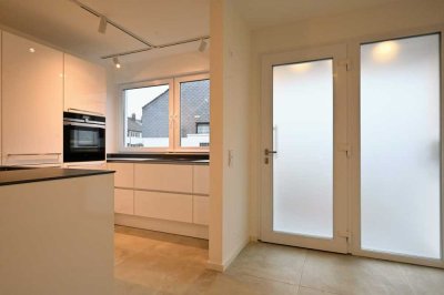 hochwertig saniertes Reihenhaus in Ratingen, 5 Zimmer, Einbauküche, Garten, Garage + Stellplatz