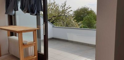 Traumblick ins Grüne: zentrale und ruhige DG-Wohnung mit Balkon und EBK in Limburg