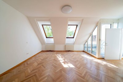 Absolut ruhige, stylische Dachgeschosswohnung mit Balkon und Gemeinschaftsdachterrasse nahe Schönbrunn