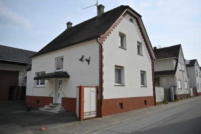 Gepflegtes Einfamilienhaus mit Ausbaupotenzial und Scheune