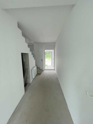 Teilsaniertes Mehrfamilienhaus für 2 Generationen