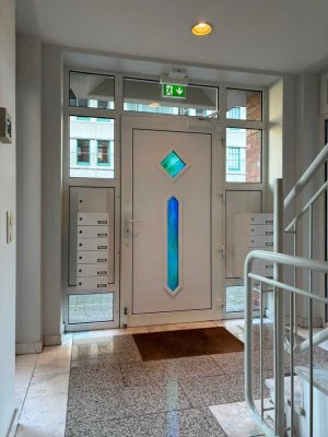 - VON PRIVAT - exklusive 2 Zi. Wohnung in ruhiger, zentraler Lage