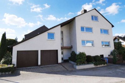 Helle und komplett renovierte 2-Zimmer-Wohnung mit ca. 50m² Sonnenterrasse