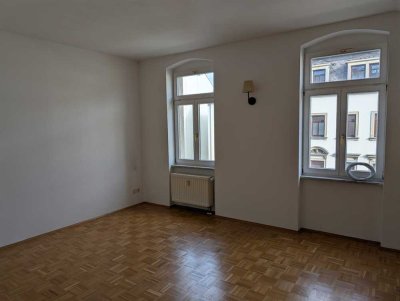 2,5-Zimmer Wohnung im 3. OG mit Balkon in Pieschen-Süd